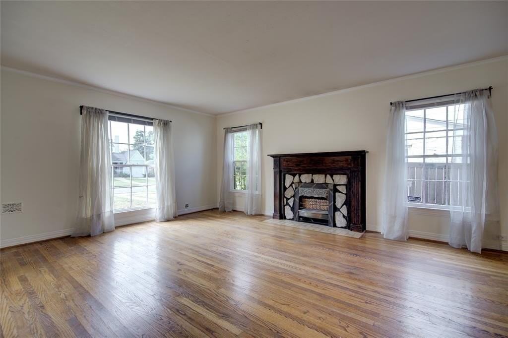 5419 Longview St - Photo 6 of 32