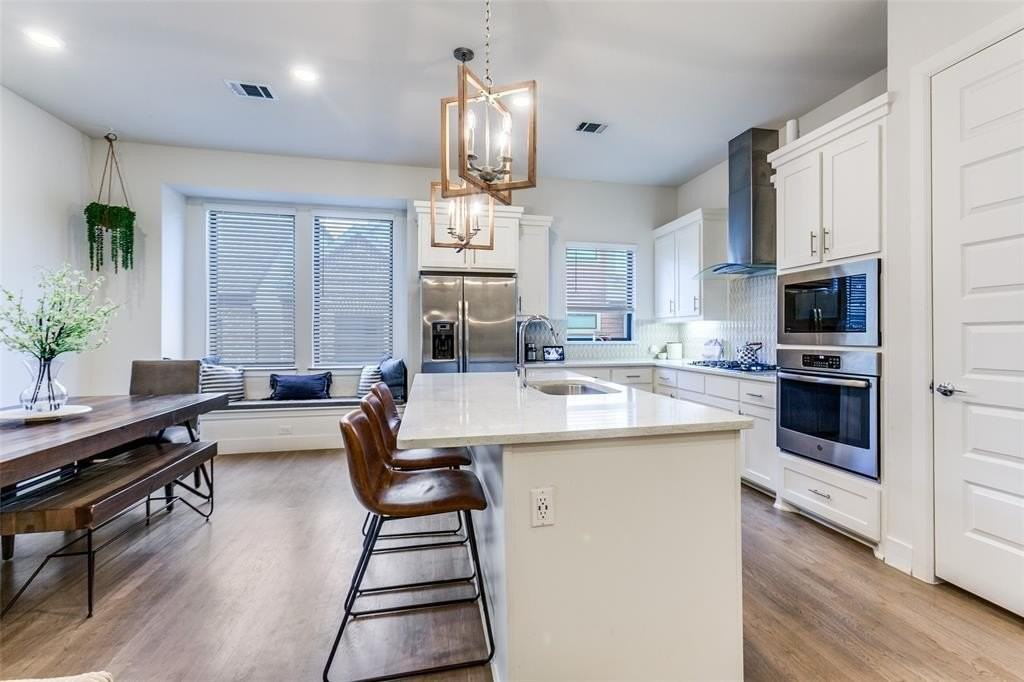 8209 Laflin Ln - Photo 5 of 20