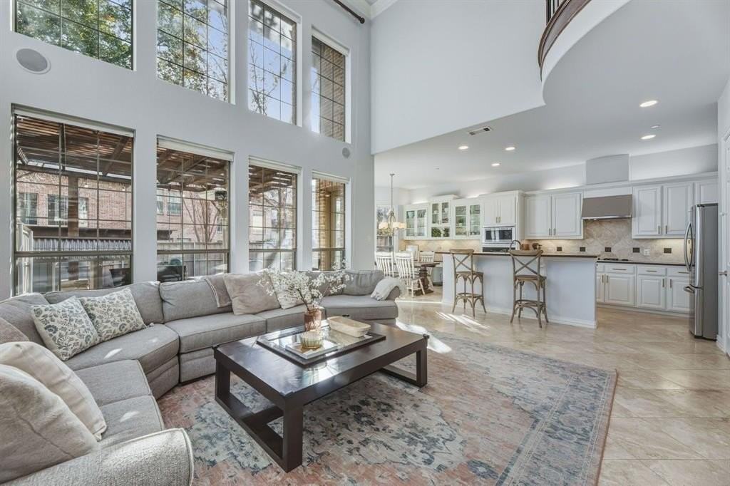 5351 Keswick Dr - Photo 2 of 22