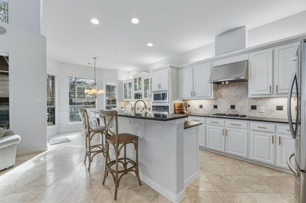 5351 Keswick Dr - Photo 3 of 22