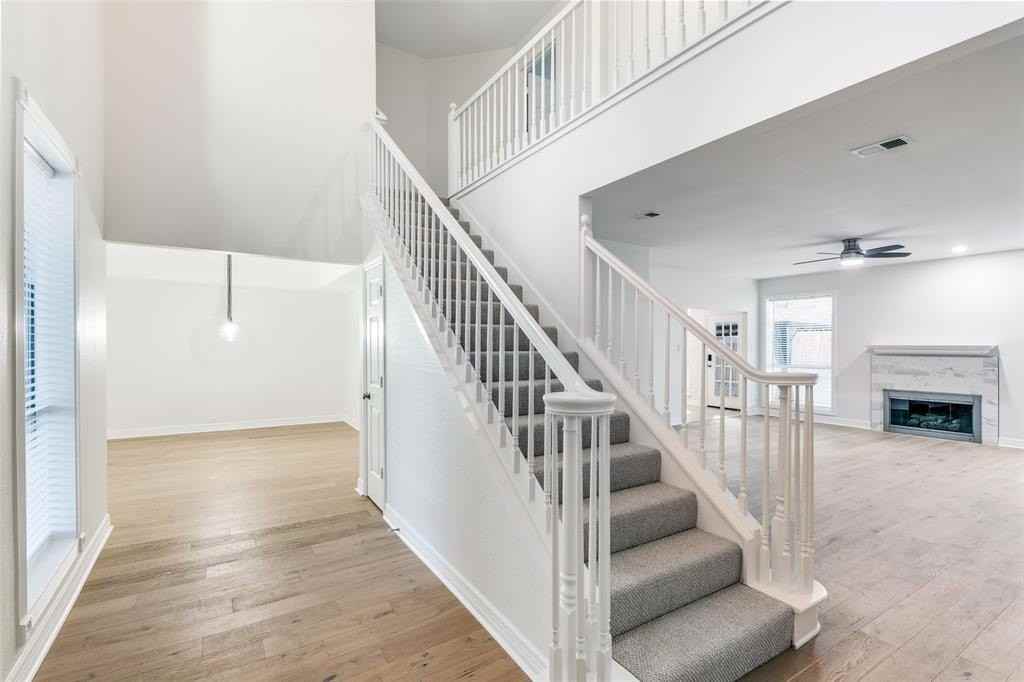 2908 Shadywood Ln - Photo 3 of 36