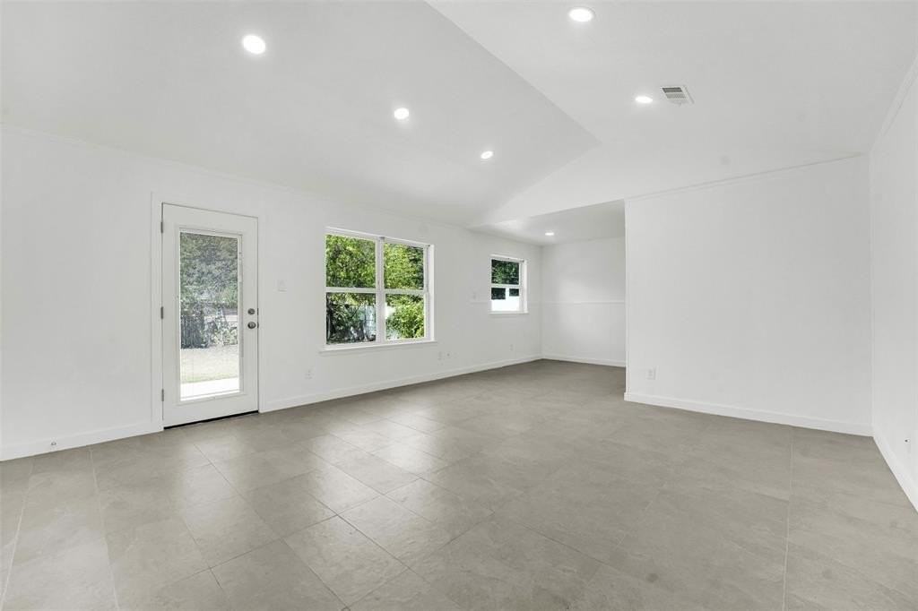 6421 Perdido Dr - Photo 3 of 37