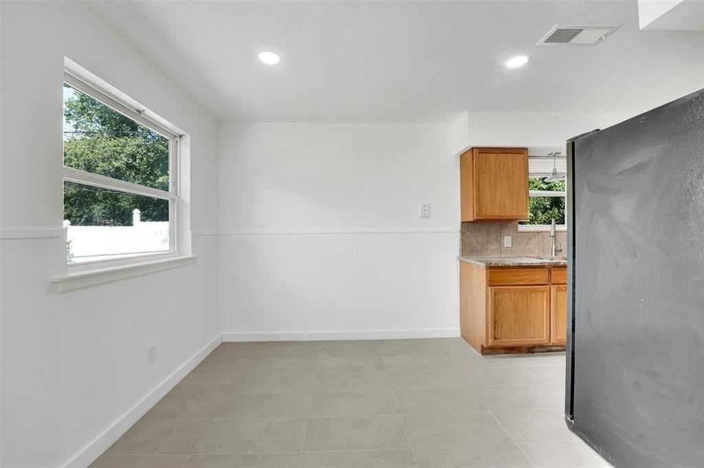 6421 Perdido Dr - Photo 7 of 37