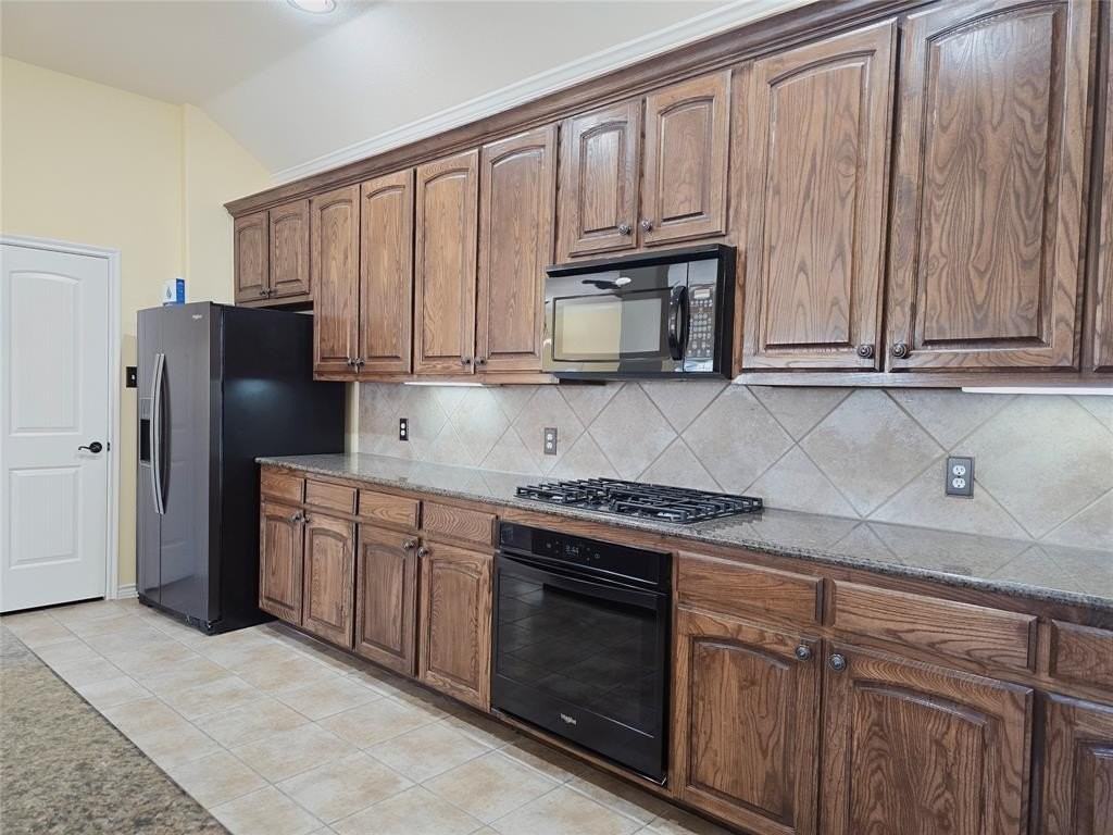 1800 Lancaster Gate - Photo 7 of 20