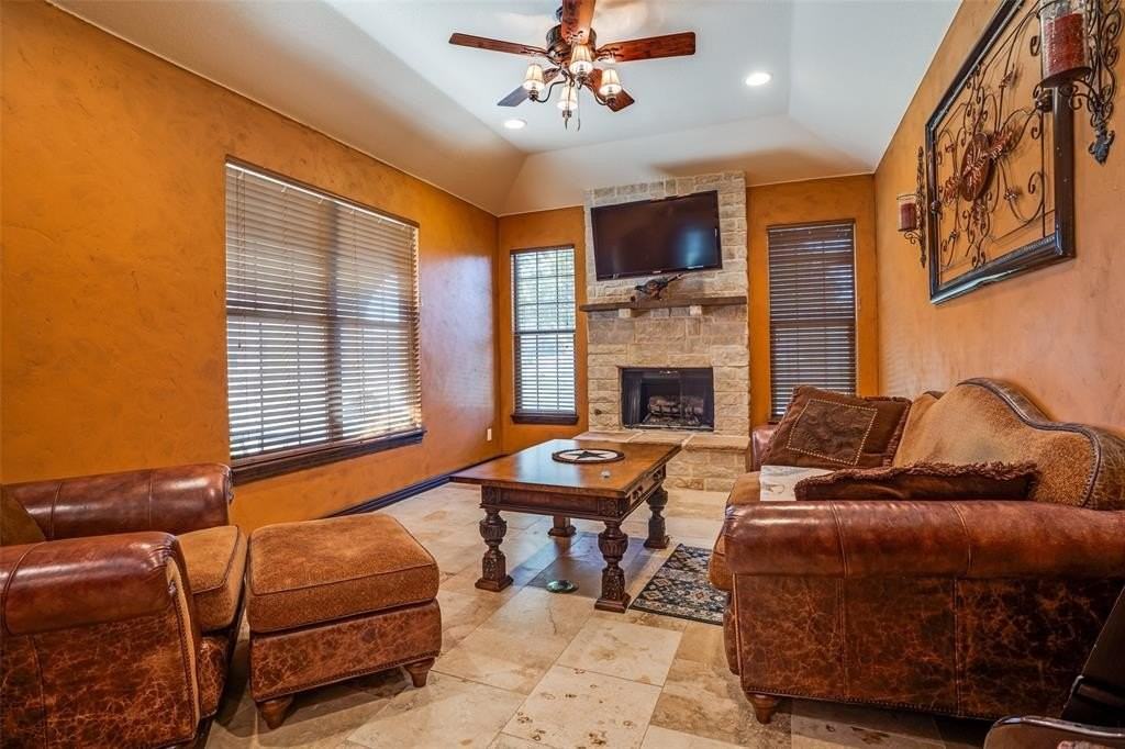 308 Sheri Ln - Photo 5 of 24