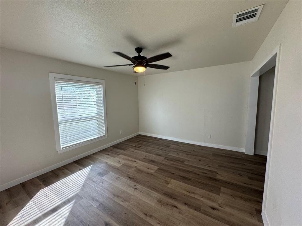 3124 Forest Ave - Photo 2 of 13