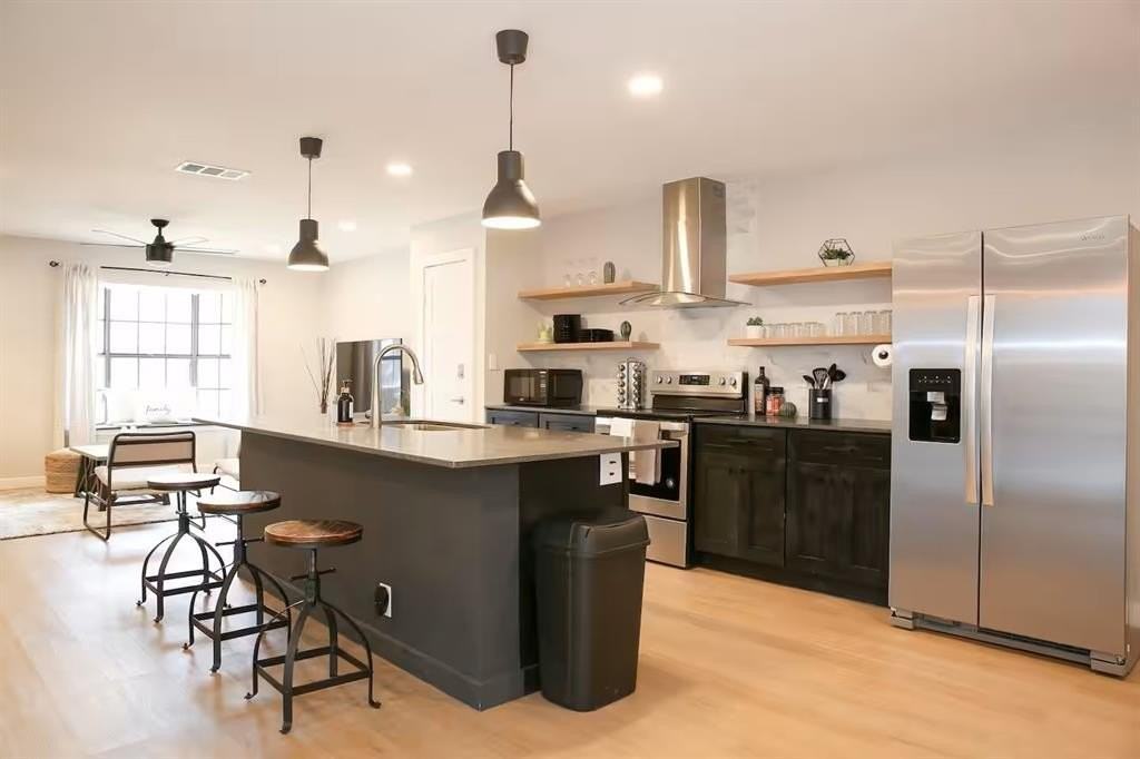 526 Winchester Dr - Photo 3 of 15