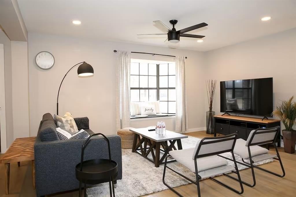 526 Winchester Dr - Photo 6 of 15