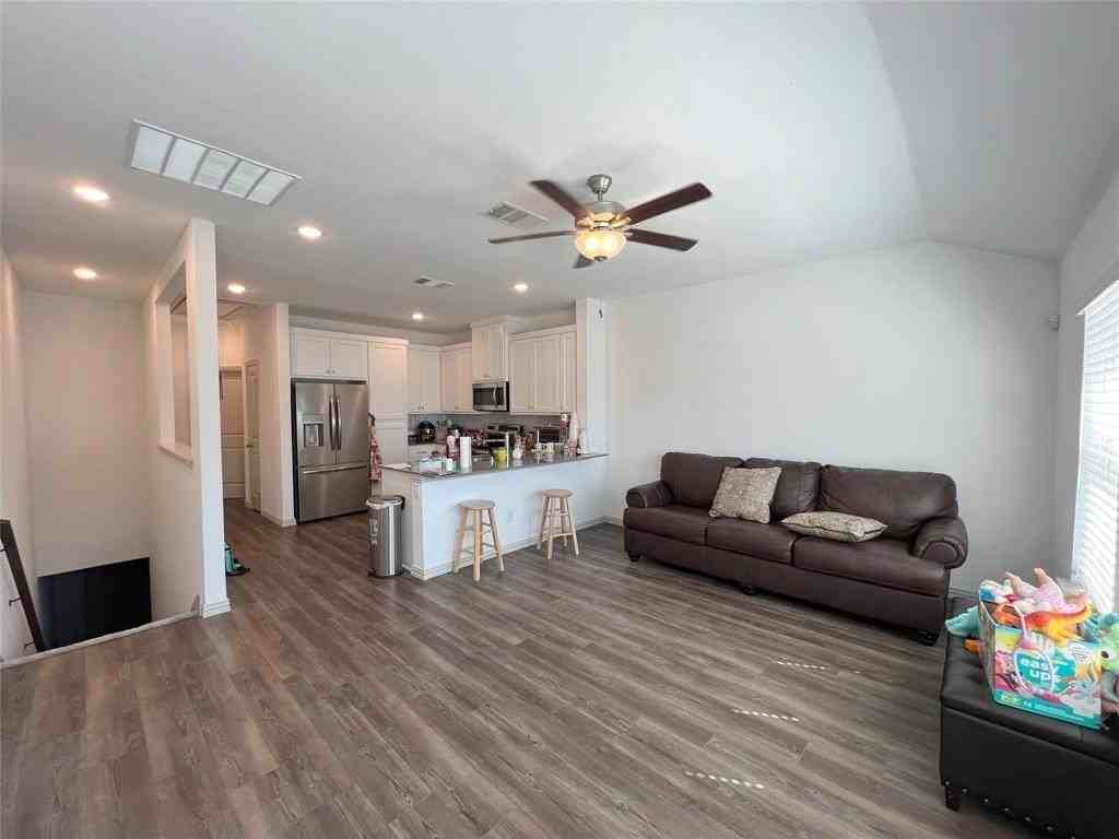 5106 Heritage St - Photo 4 of 16