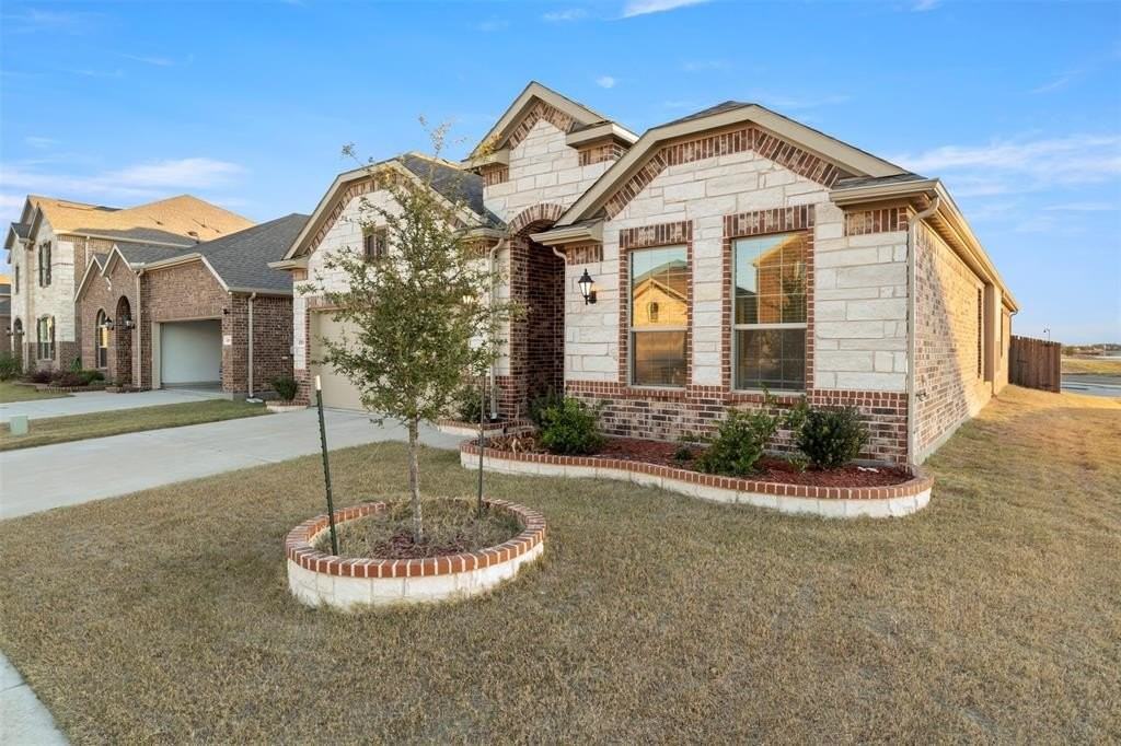 233 Cherryvale Ln - Photo 2 of 31