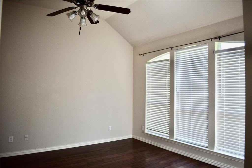 384 Spring Meadow Dr - Photo 6 of 16