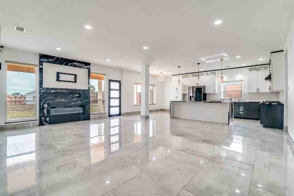 2941 Clearmeadow Dr - Photo 3 of 24