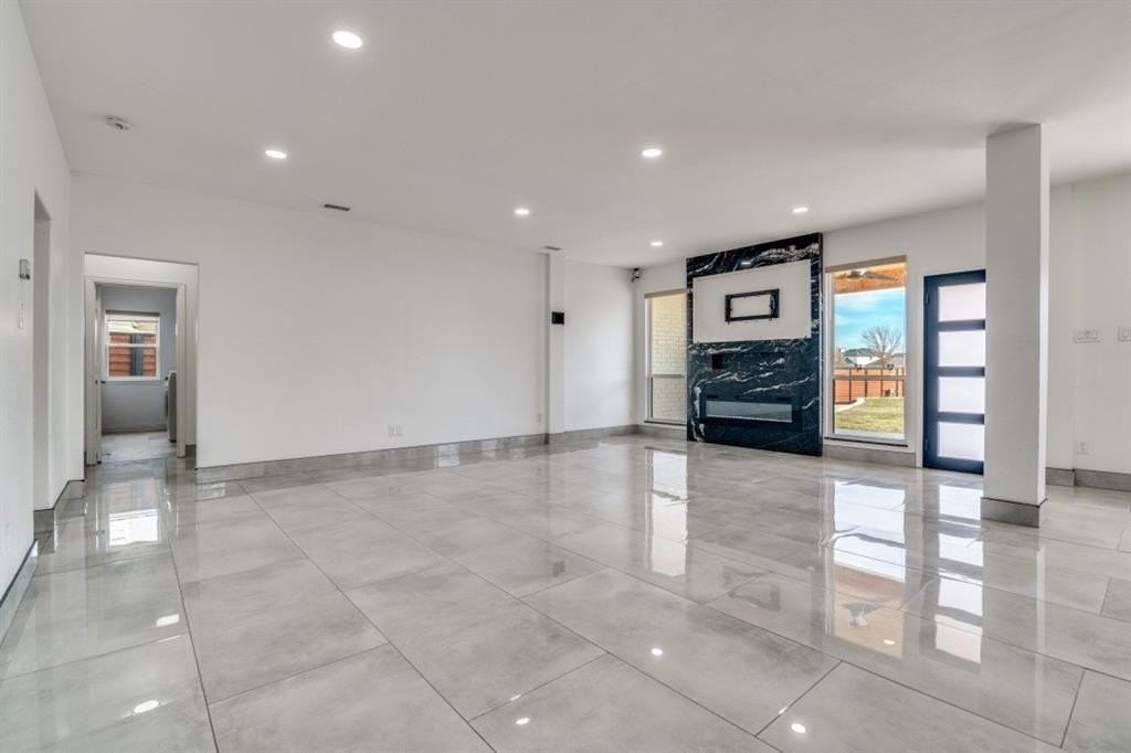 2941 Clearmeadow Dr - Photo 6 of 24