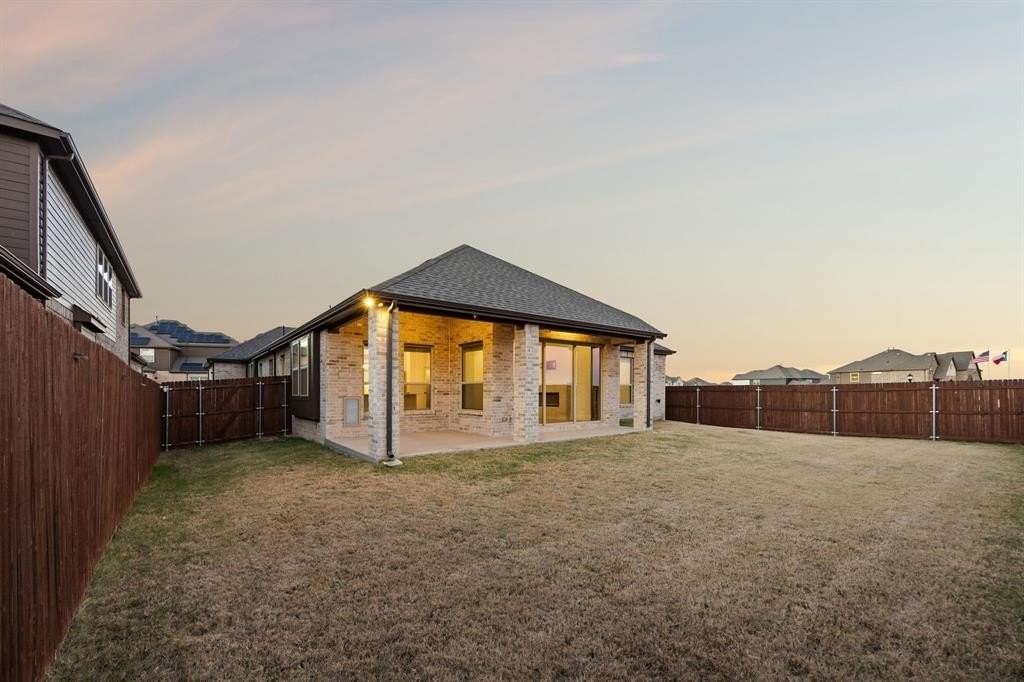 1415 Woodpecker Ln - Photo 3 of 36