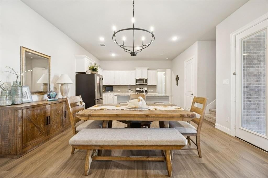 6500 Bold Ruler Ln - Photo 3 of 32