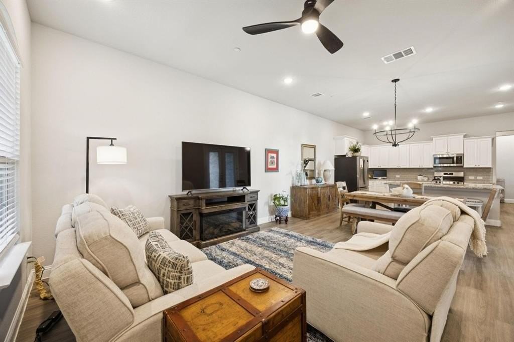 6500 Bold Ruler Ln - Photo 7 of 32