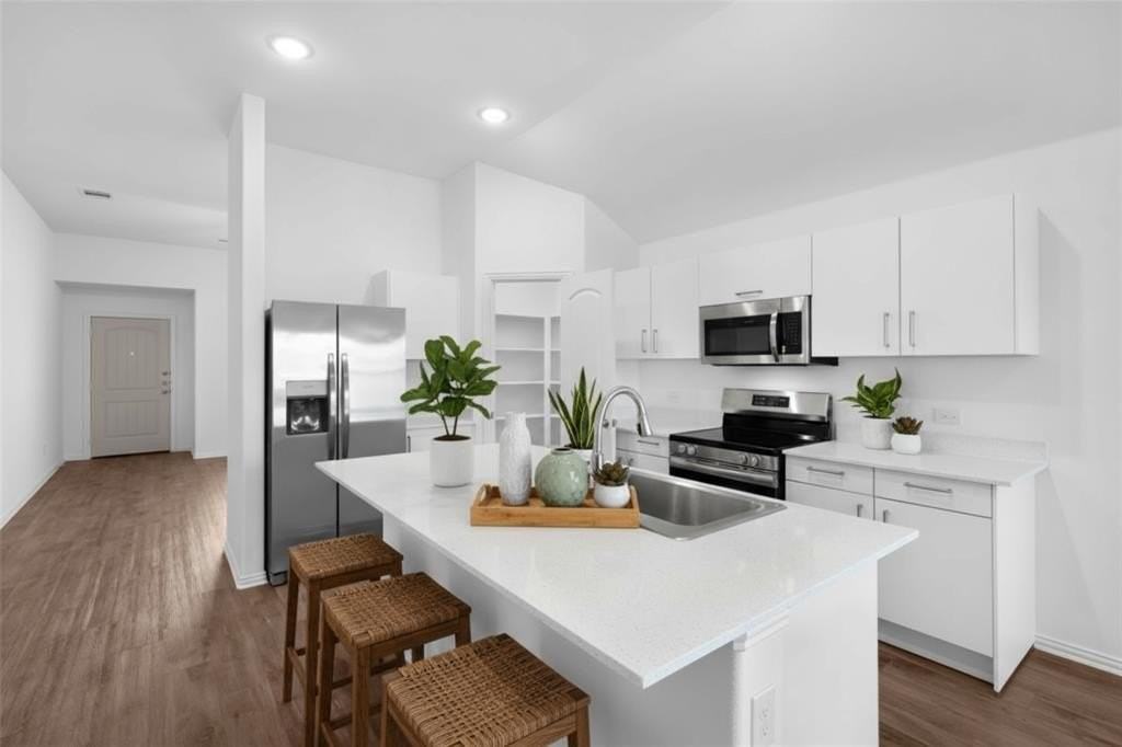 222 Still Glen Dr - Photo 3 of 12