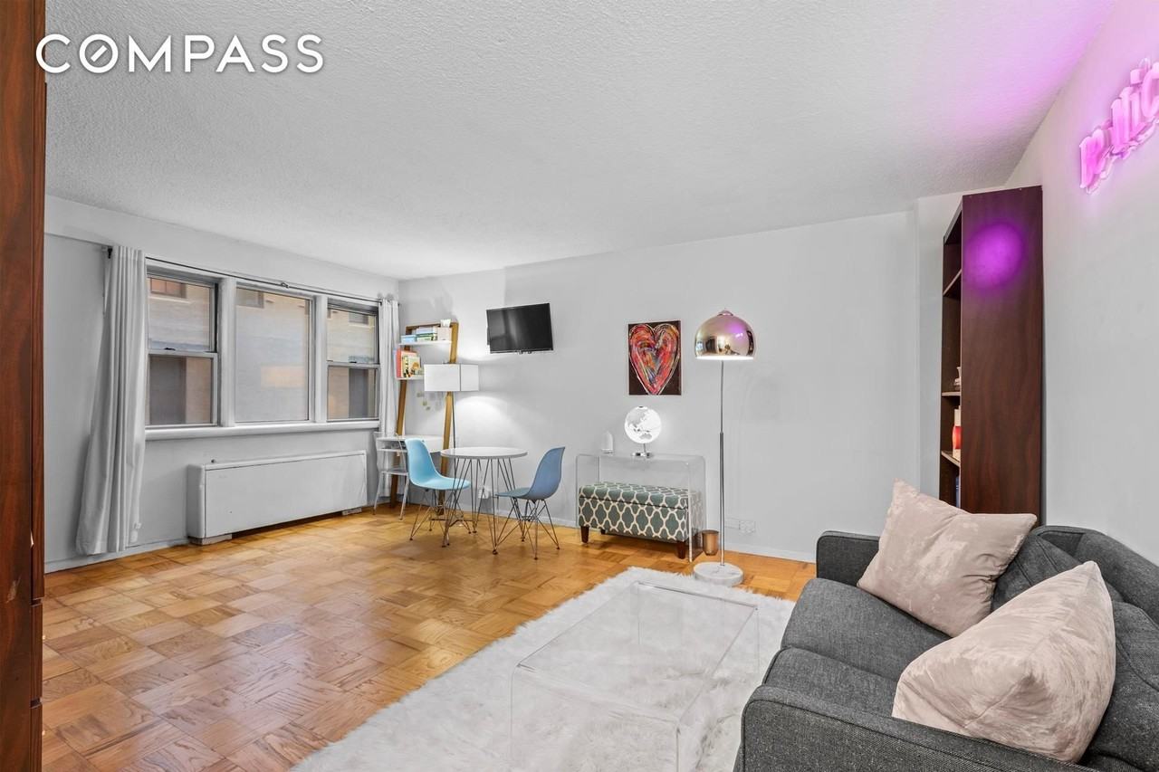 77 E 12th St #8A - Photo 2 of 7