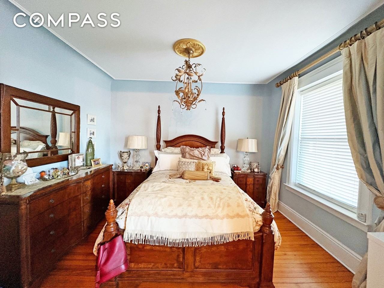 3217 37th St #9 - Photo 4 of 9