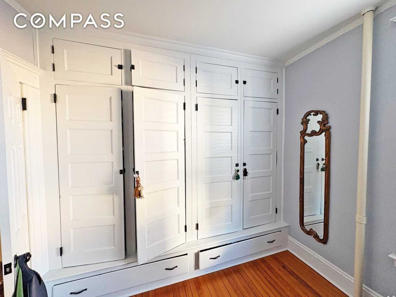 3217 37th St #9 - Photo 5 of 9