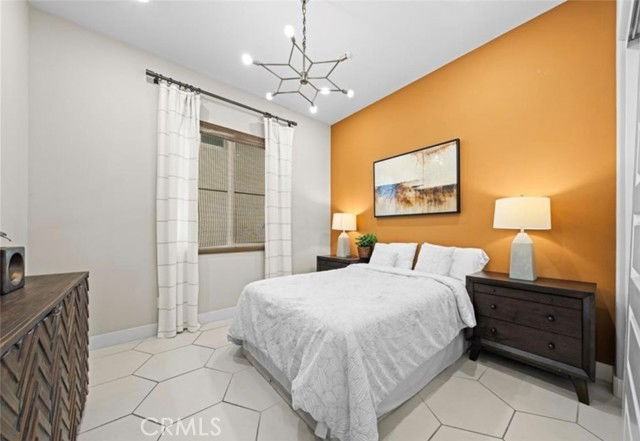 112 Character - Photo 2 of 8