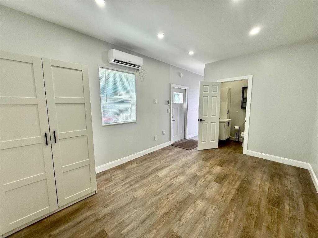 14340 Nw 15th Dr - Photo 5 of 11