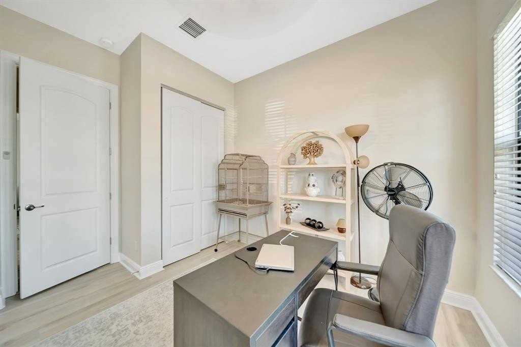 3824 Nw 89th Way - Photo 5 of 41