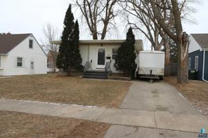 featured image of 2416 S Glendale Ave