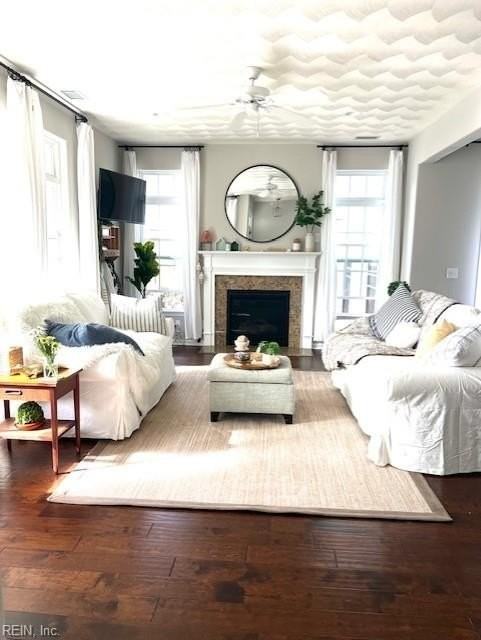 5616 Memorial Dr - Photo 4 of 43