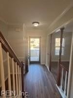 1041 Tottenham Ln - Photo 2 of 28