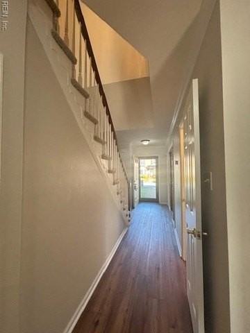 1041 Tottenham Ln - Photo 3 of 28