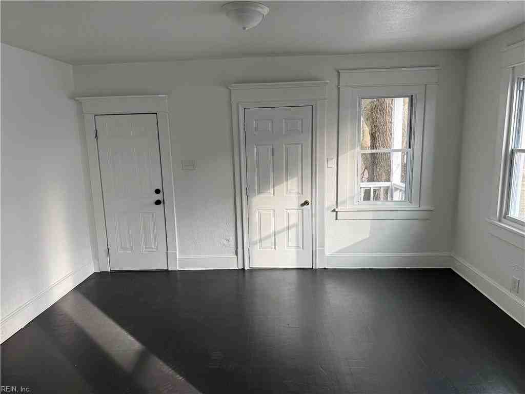 1707 Holladay St - Photo 2 of 9