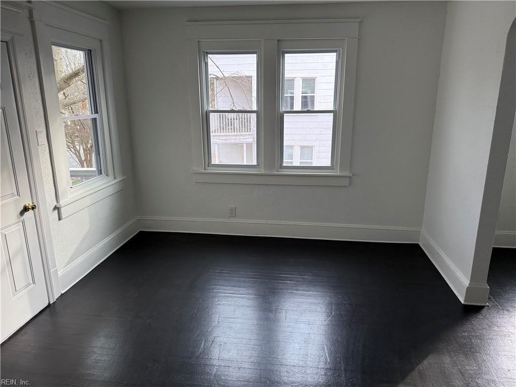 1707 Holladay St - Photo 3 of 9