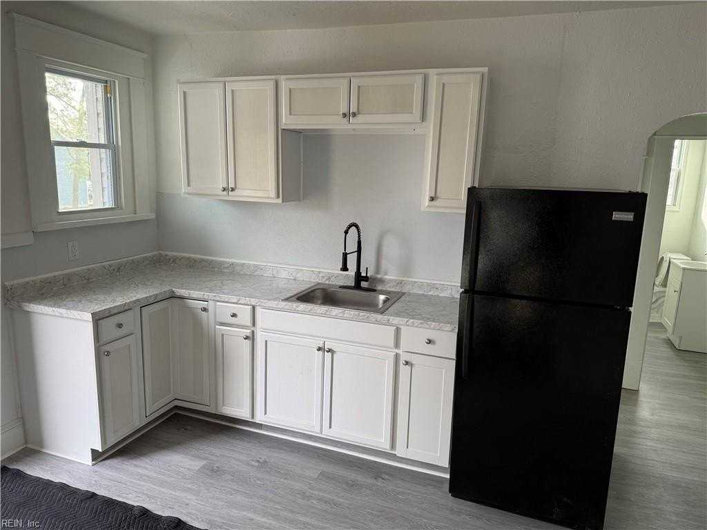 1707 Holladay St - Photo 5 of 9