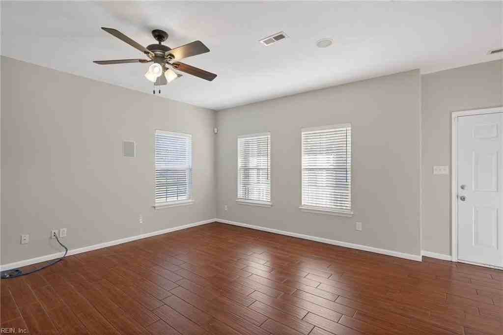 3329 Country Cir - Photo 4 of 29