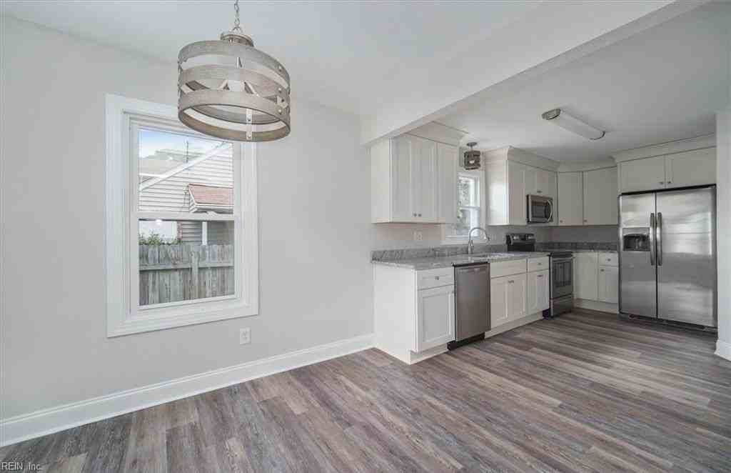 2208 Silbert Rd - Photo 5 of 21