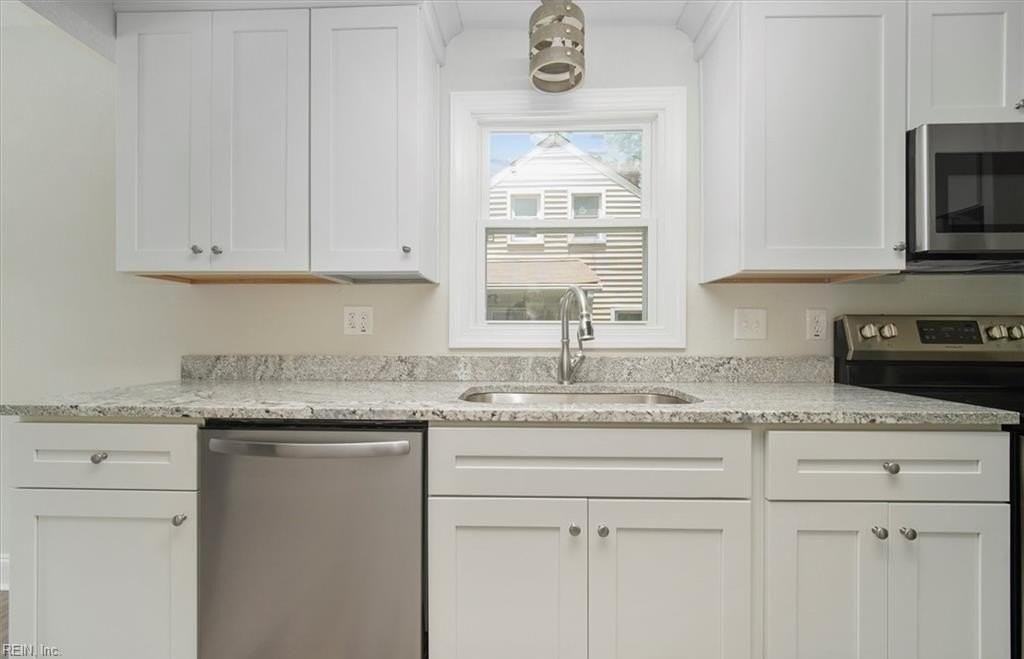 2208 Silbert Rd - Photo 6 of 21