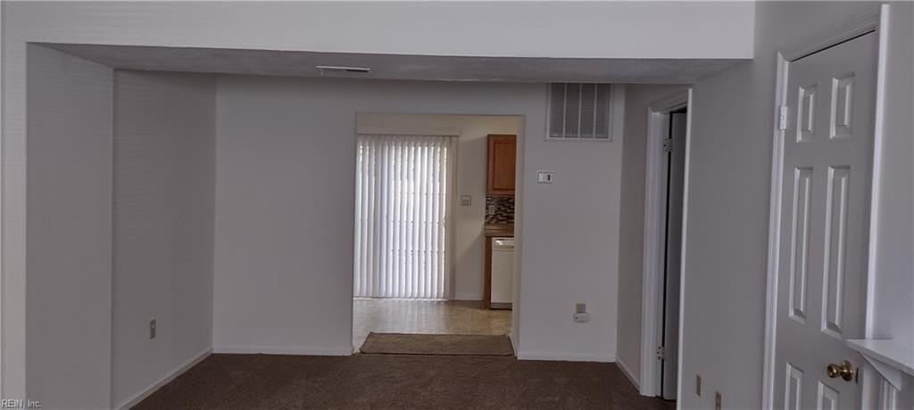 4 Roffman Pl - Photo 3 of 15