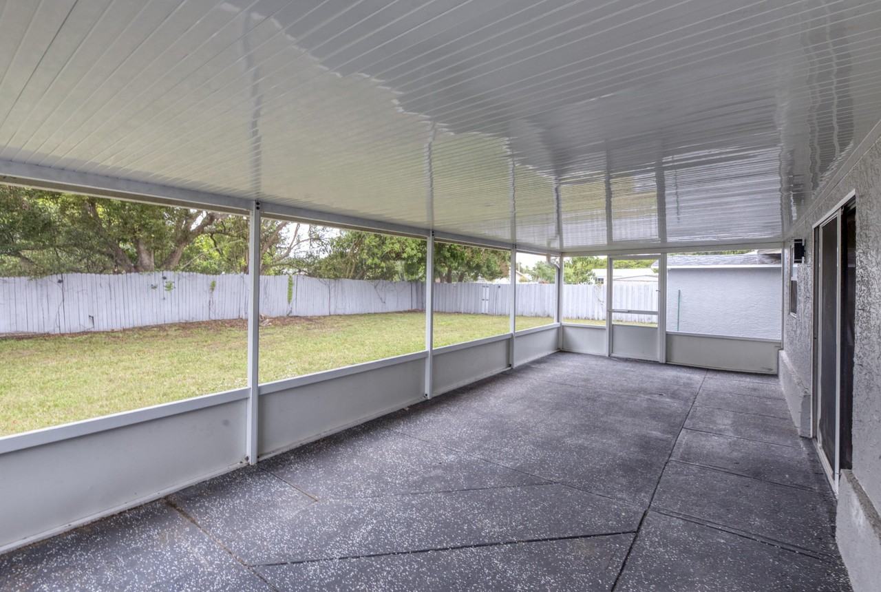 372 Ne Ardsley Dr - Photo 4 of 24