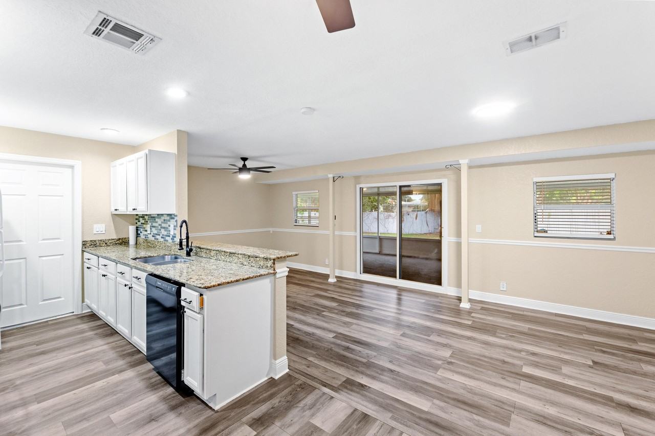 372 Ne Ardsley Dr - Photo 7 of 24