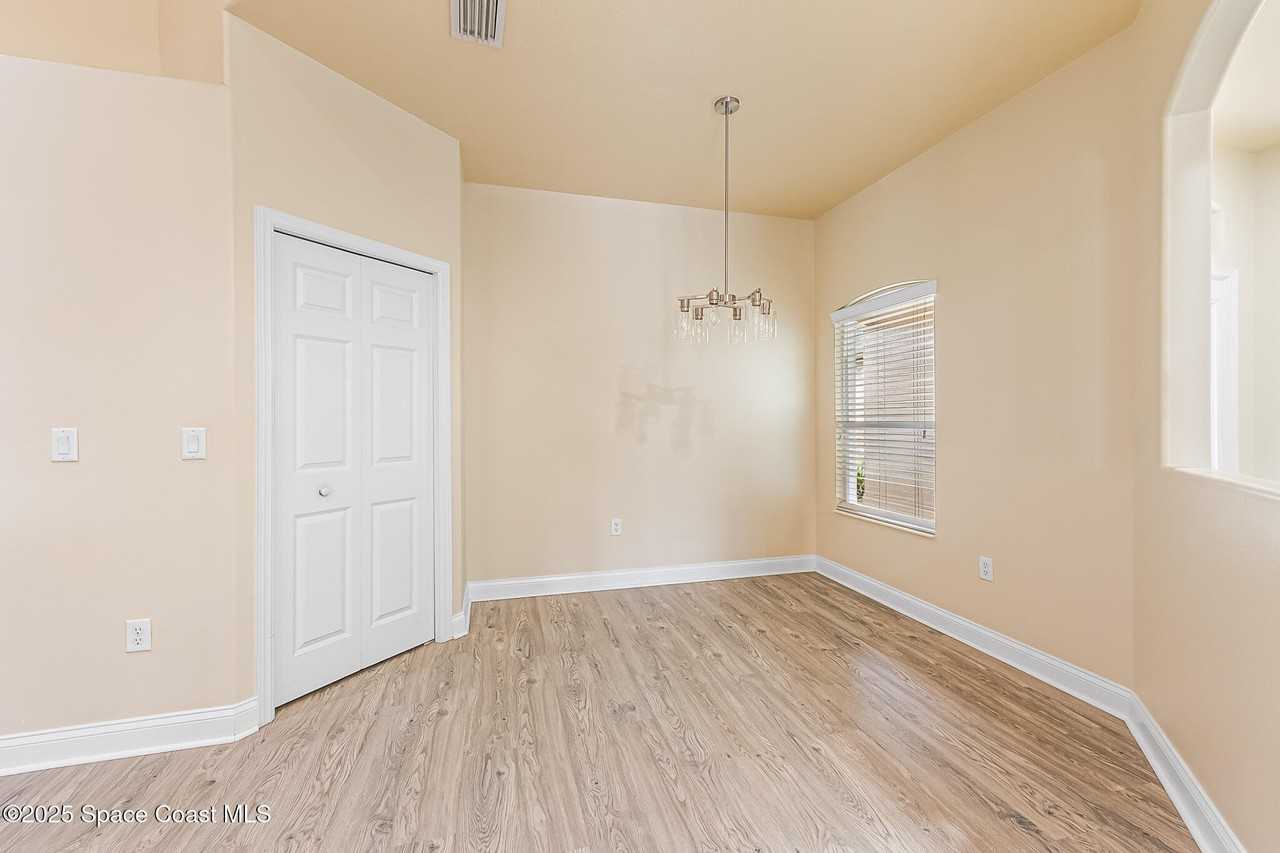 524 Mcguire Blvd - Photo 5 of 44