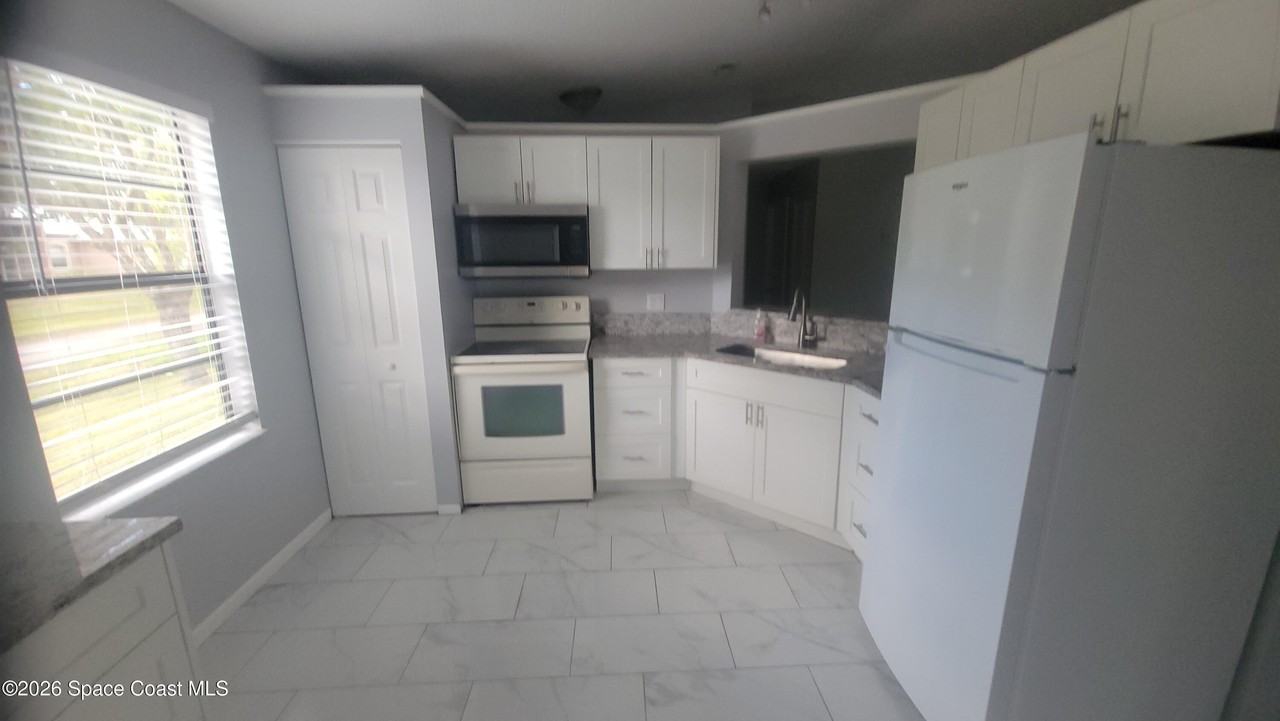 737 Geoffrey Ave Sw - Photo 6 of 13