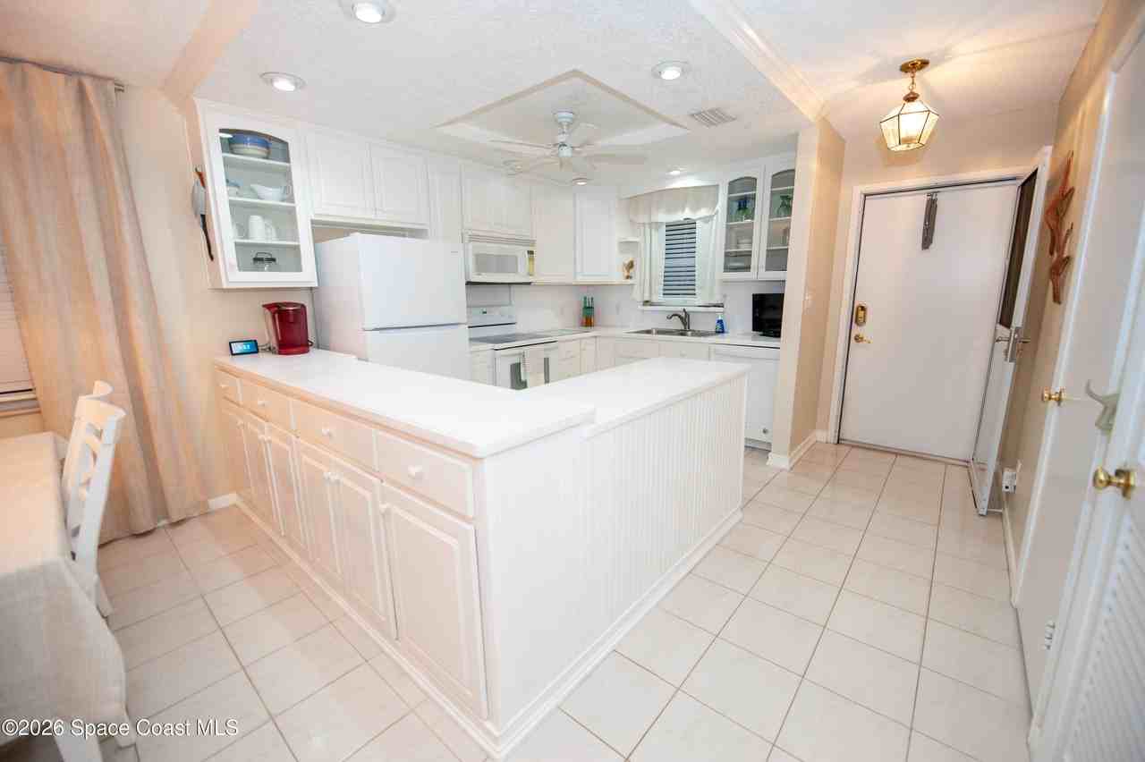 230 Cape Shores Cir Unit 17-E #17E - Photo 4 of 41