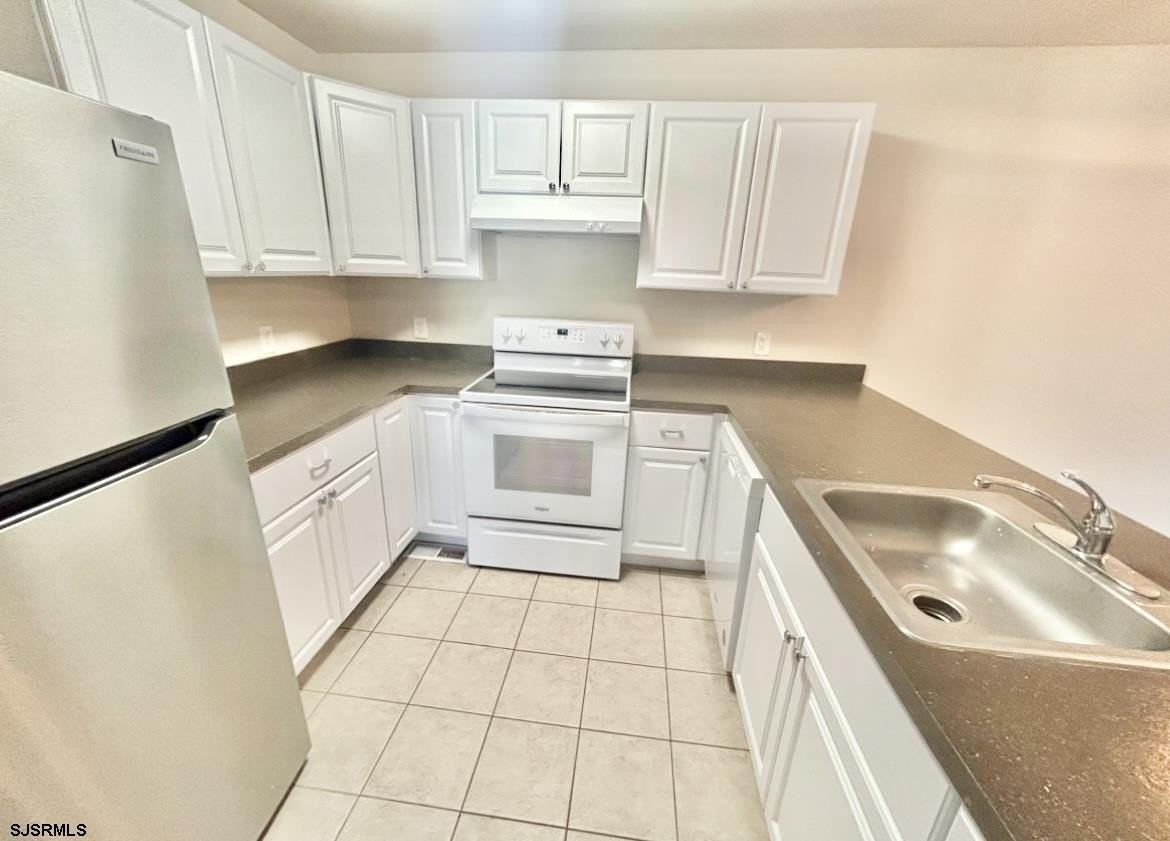 326 Heather Croft - Photo 3 of 10