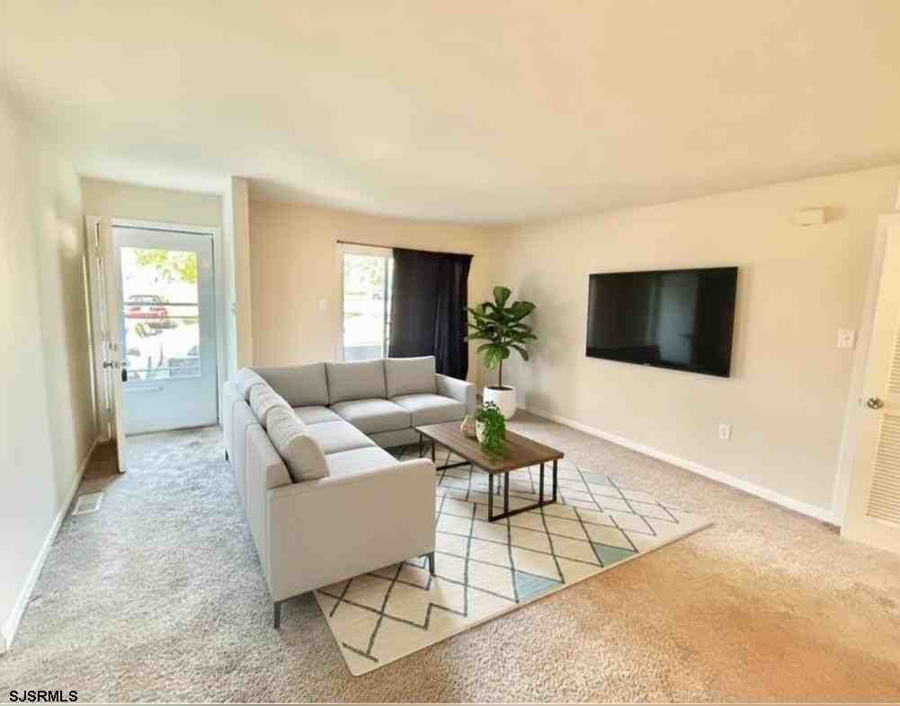 326 Heather Croft - Photo 4 of 10