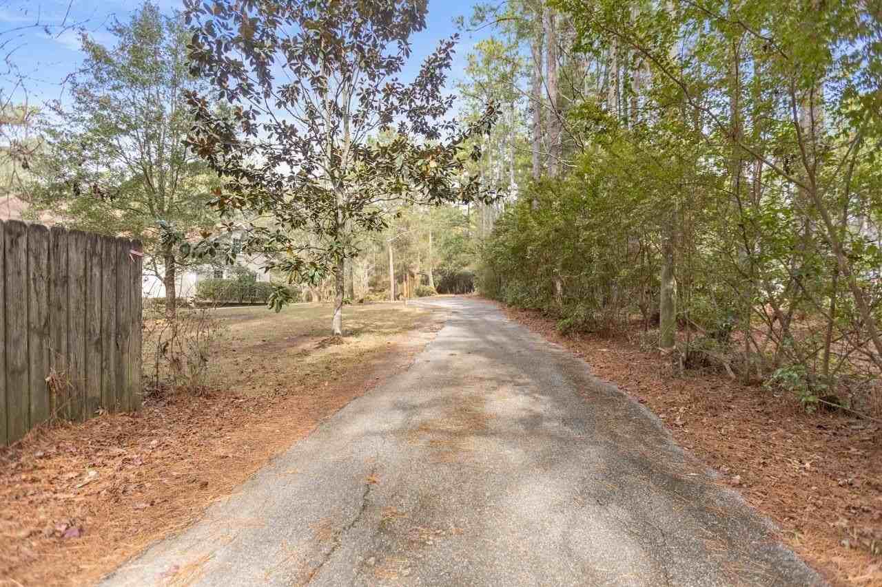 8514 Polly Ln - Photo 3 of 44