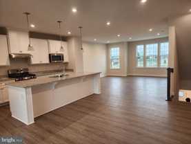 321 E Cochran St - Photo 1 of 1