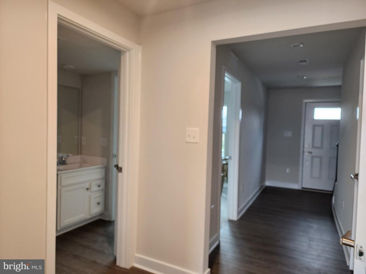 321 E Cochran St - Photo 5 of 42