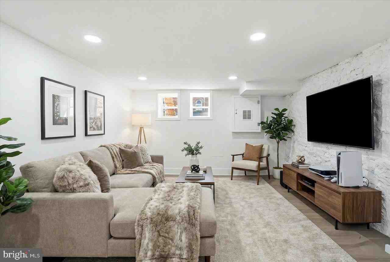 2323 Guilford Ave - Photo 3 of 41