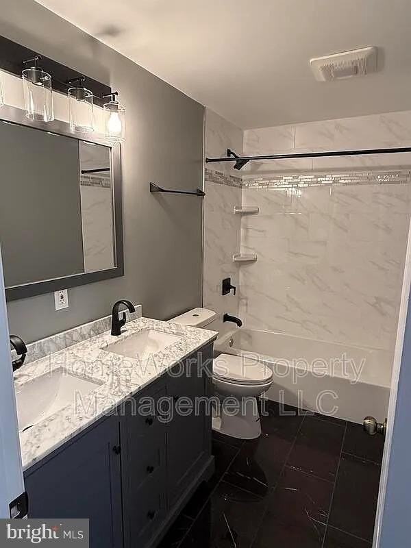 1139 Hull St - Photo 3 of 5